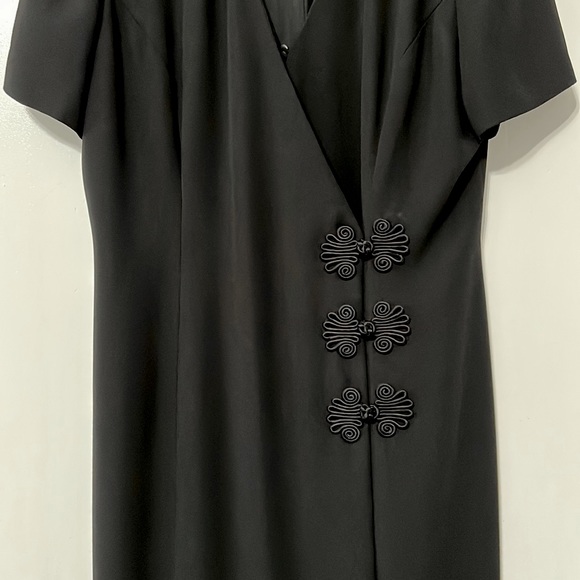 Maggie London Short-Sleeved V-Neck Black Column Partial Wrap Dress - Picture 2 of 8